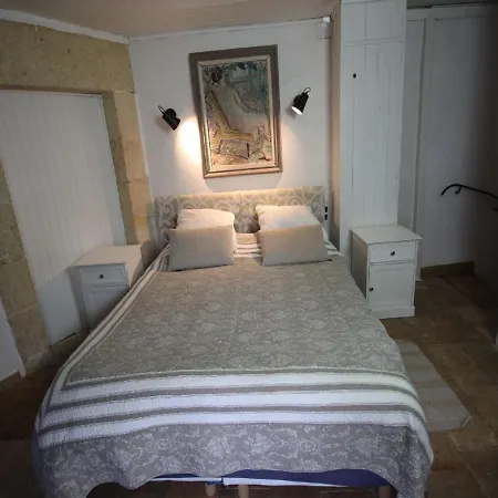 Riverside Villa, Villa Remoulins