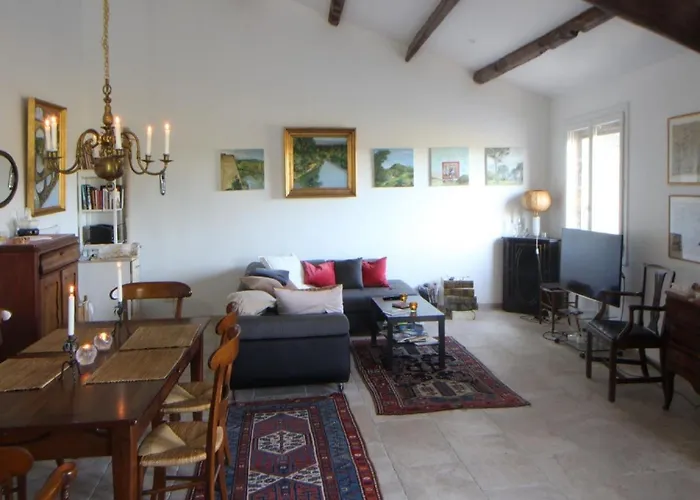 Riverside Villa, Villa *